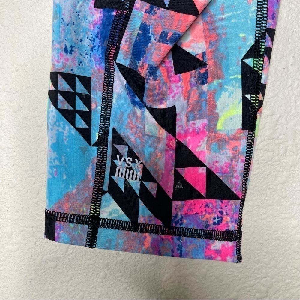 Victoria’s Secret VSX Knockout Sport Capri Tights - Picture 3 of 5